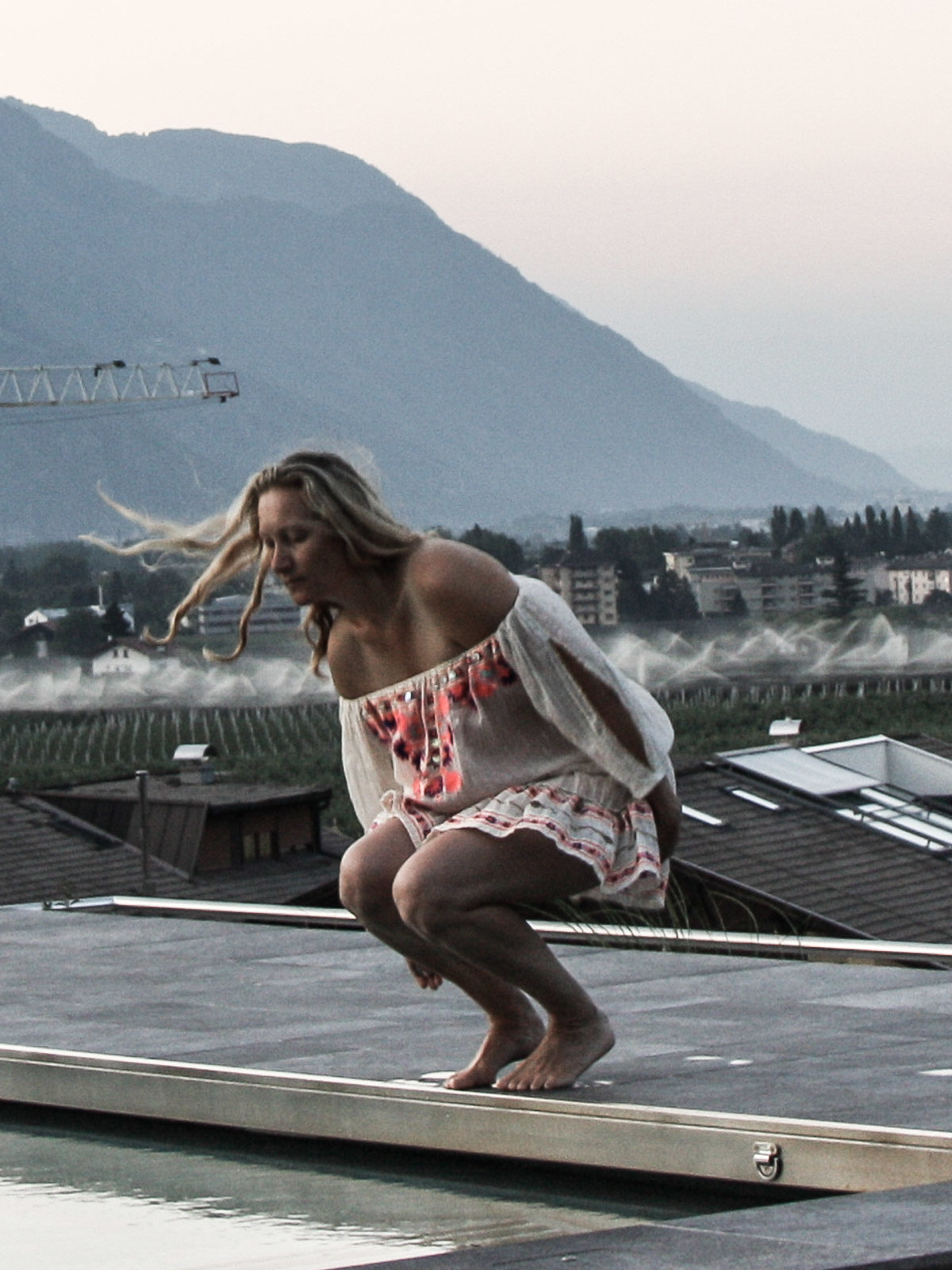 Zeitgeist Living Shahè Lèlè & windy morning on the rooftop
