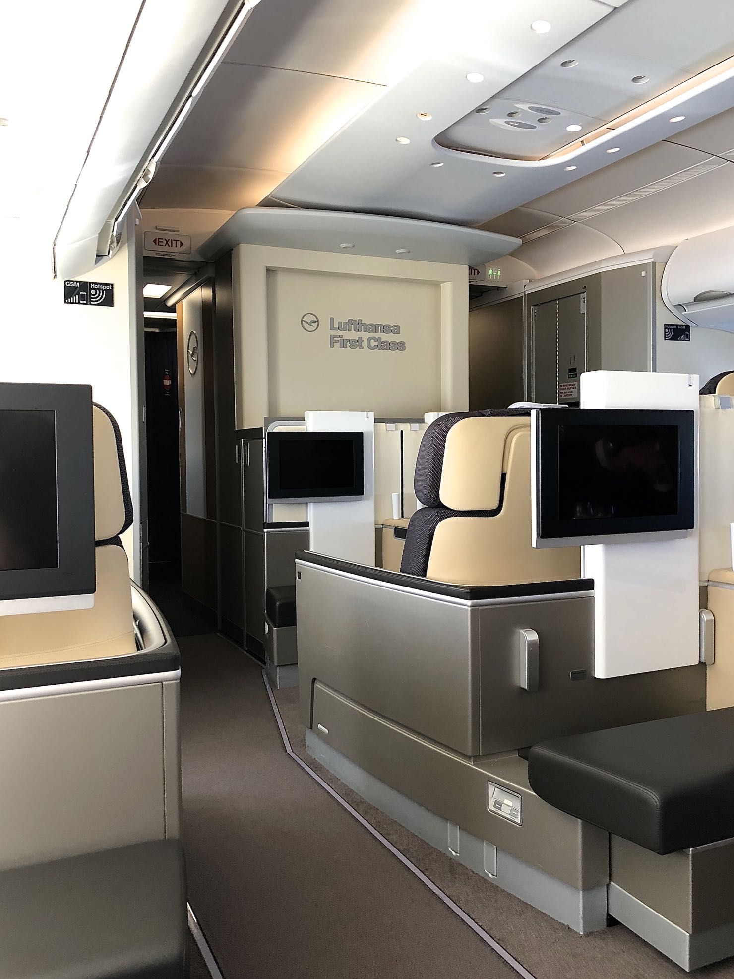 Zeitgeist Living Lufthansa First Class Flug